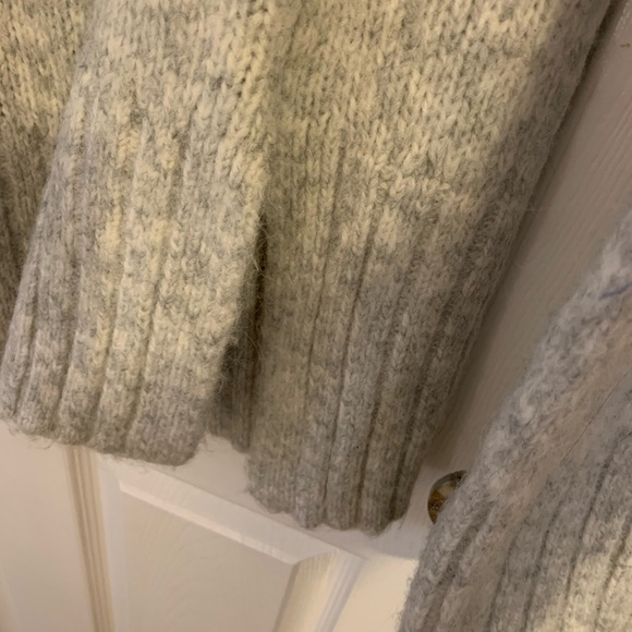 H&M Light Gray Turtleneck Sweater size XS - Picture 4 of 6